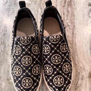 Tory Burch Black and Cream Patterned Slip-Ons